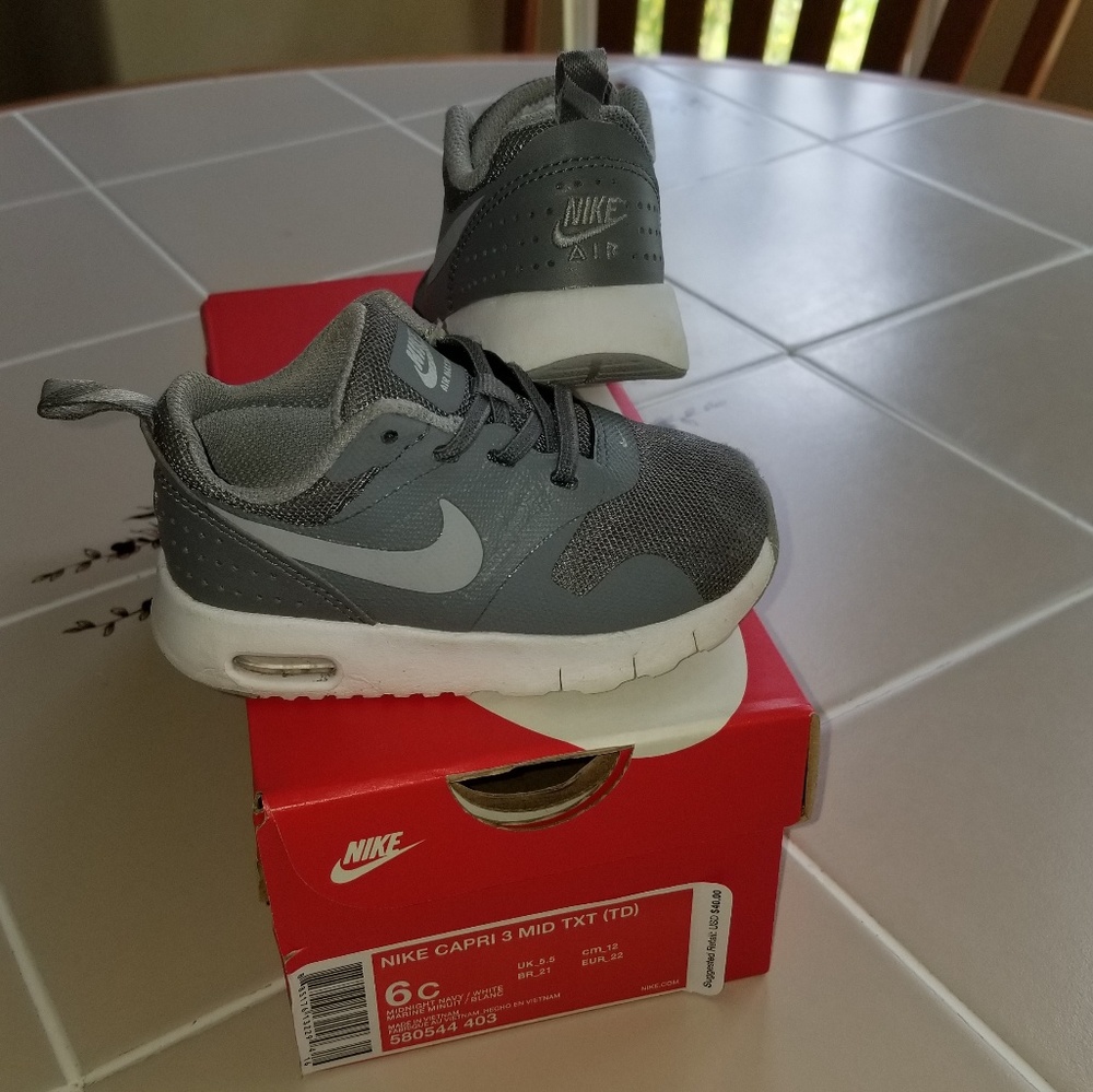 Nike Air Max Tavas shoes